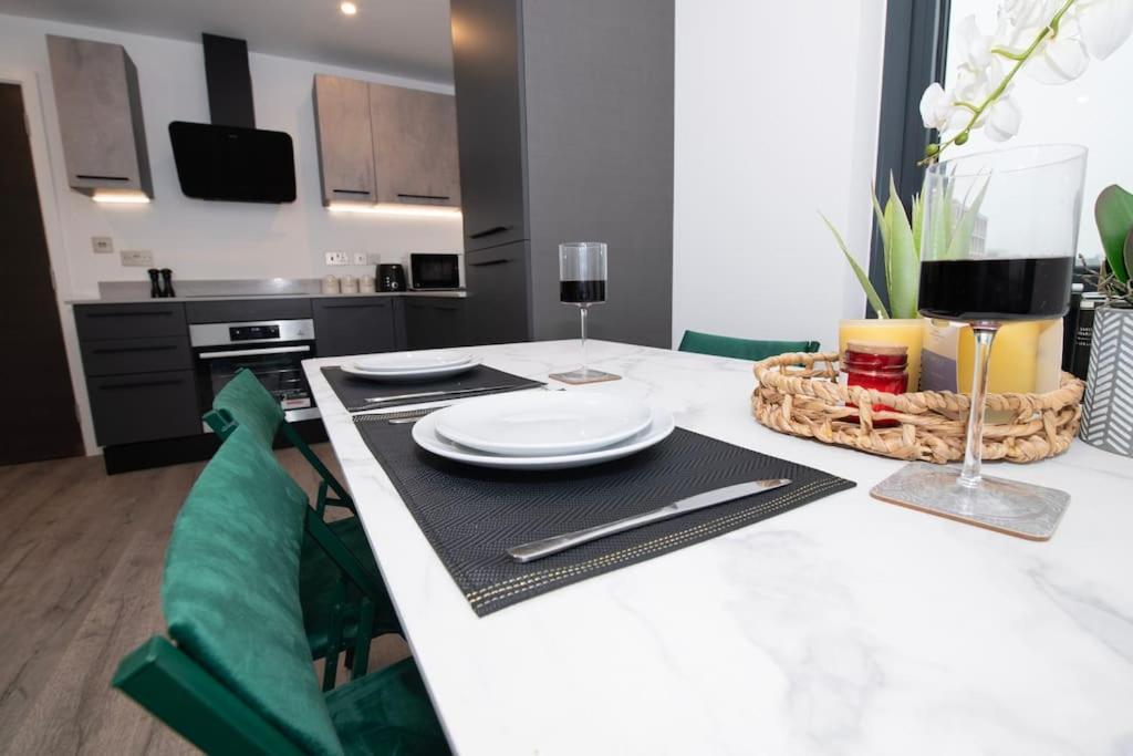 Deluxe 2 Bed York Flat With Gym Sleeps 6 Daire Dış mekan fotoğraf